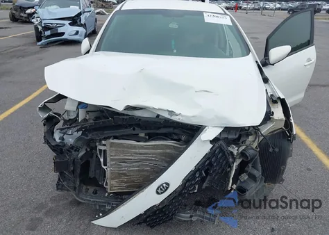 2018 Kia Forte Lx z USA, uszkodzony, nr VIN 3KPFK4A72JE242126